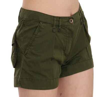 Mini shorts verdi a vita media in cotone 100%.