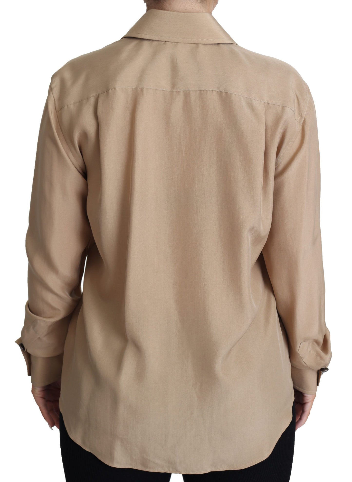 Chemise en soie beige avec boutons décoratifs