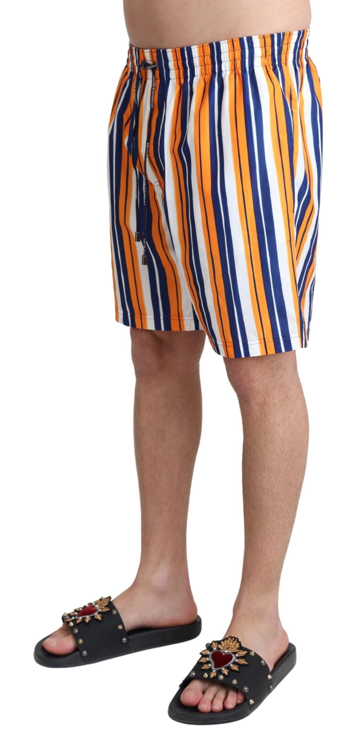 Mehrfarbig gestreifte Beachwear-Badeshorts