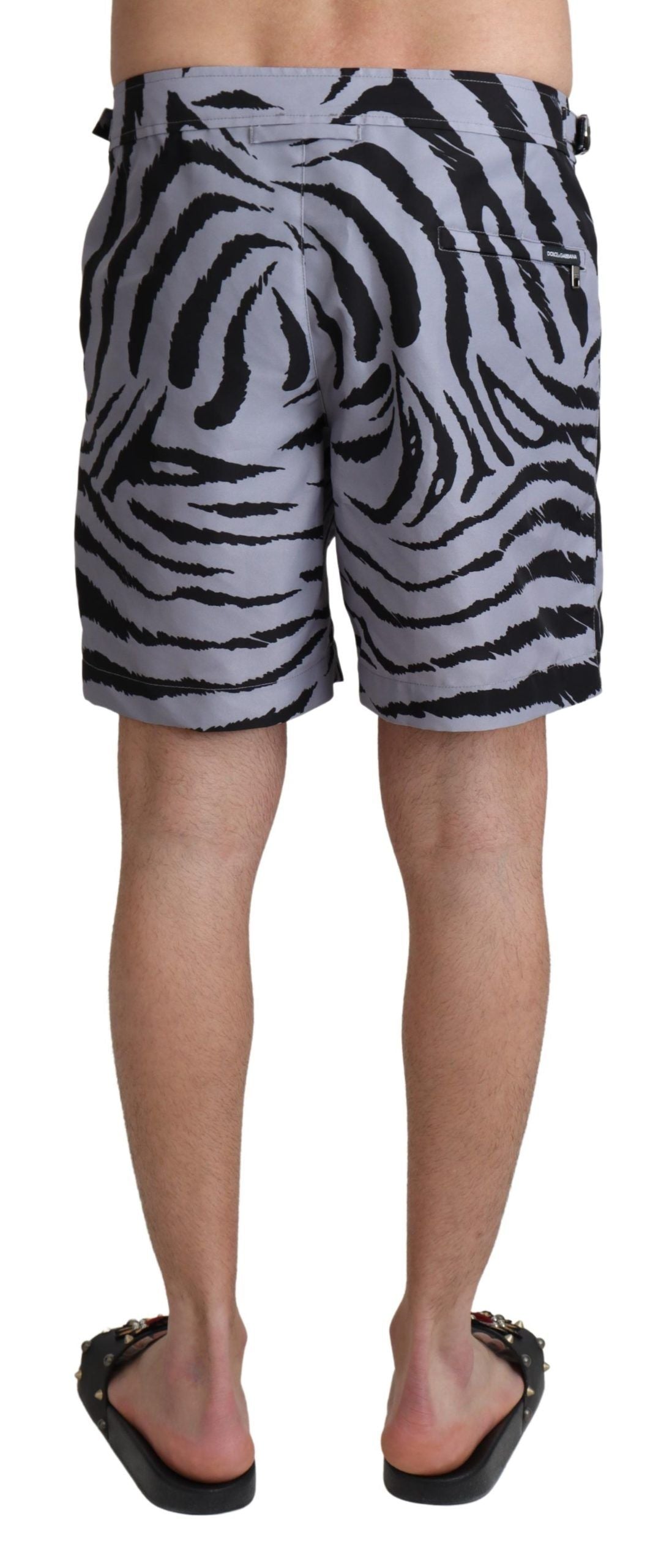 Graue Strandshorts mit Zebramuster