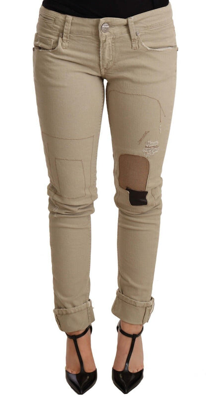 Beige Denim-Baumwollhose mit schmaler Passform und gefalteter Hose