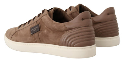 Braune Wildleder-Sneakers