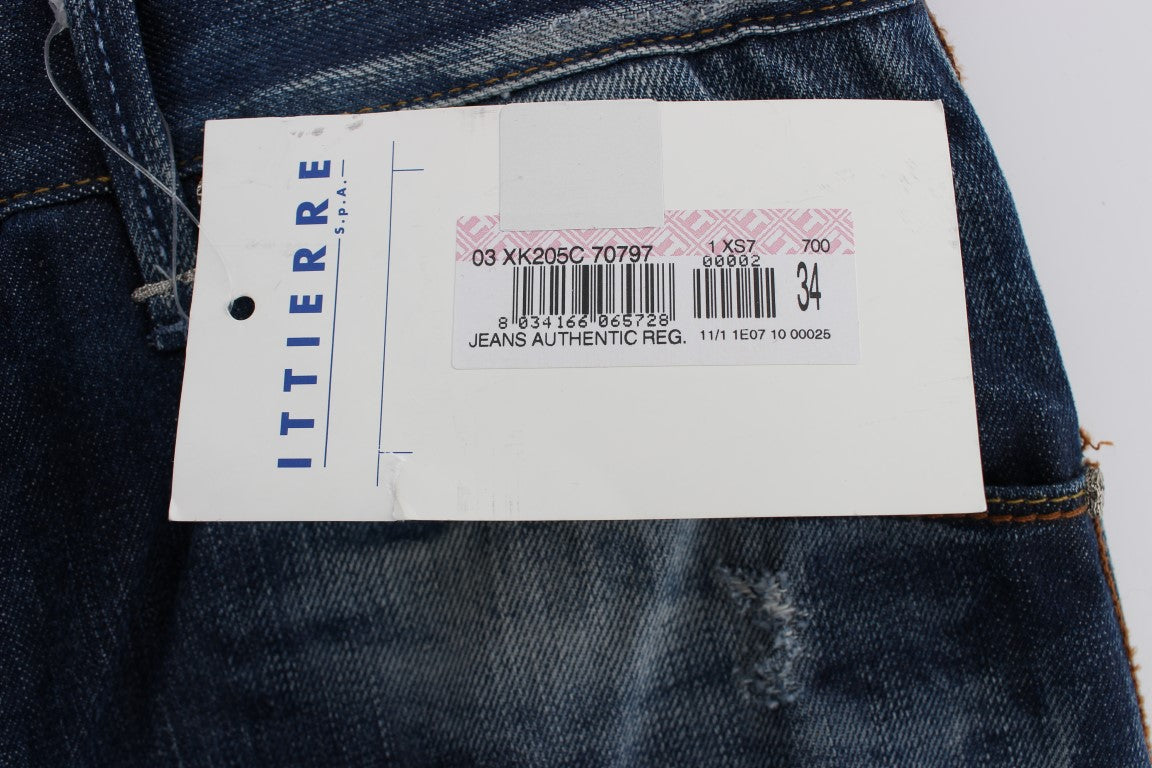 Blau gewaschene Jeans aus Baumwolldenim mit normaler Passform