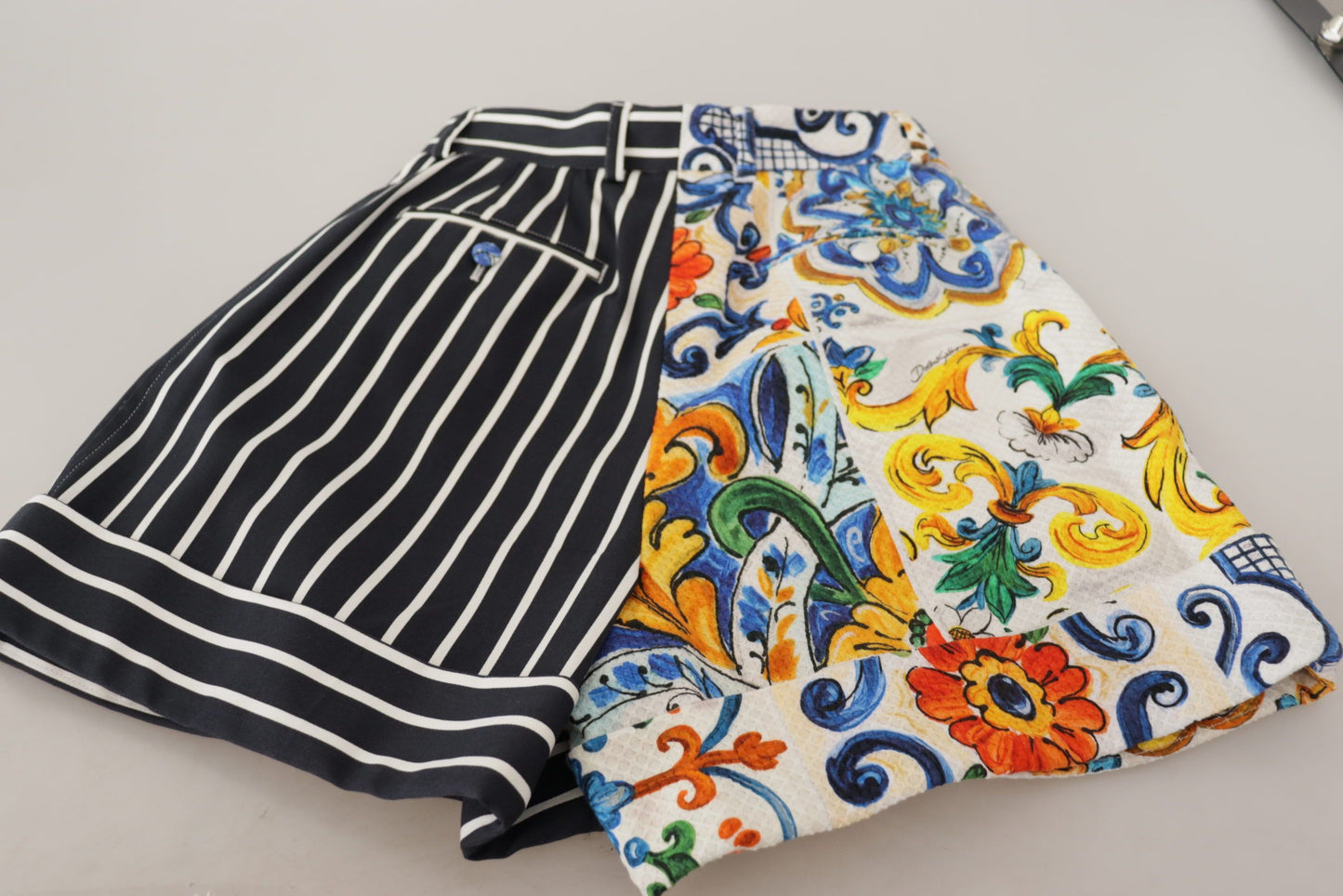 Dolce &amp; Gabbana Majolica Designer-Bermudashorts mit hoher Taille