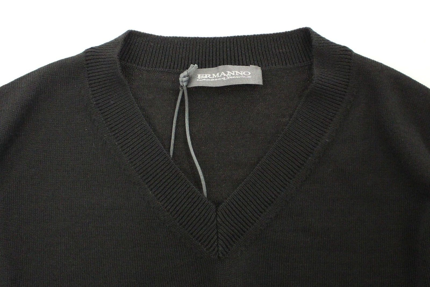 Maglione pullover con scollo a V in misto lana nera