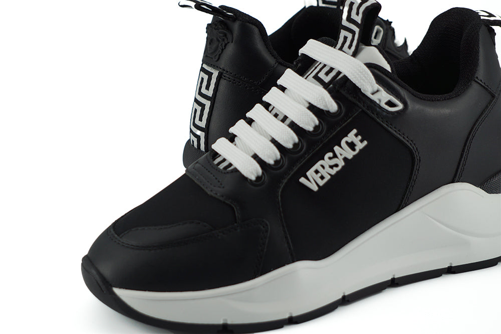 Elegante einfarbige Ledersneaker