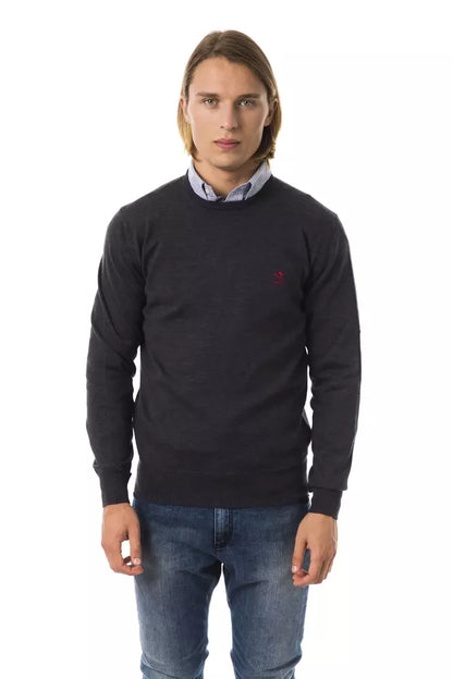 Grauer Pullover aus Merinowolle