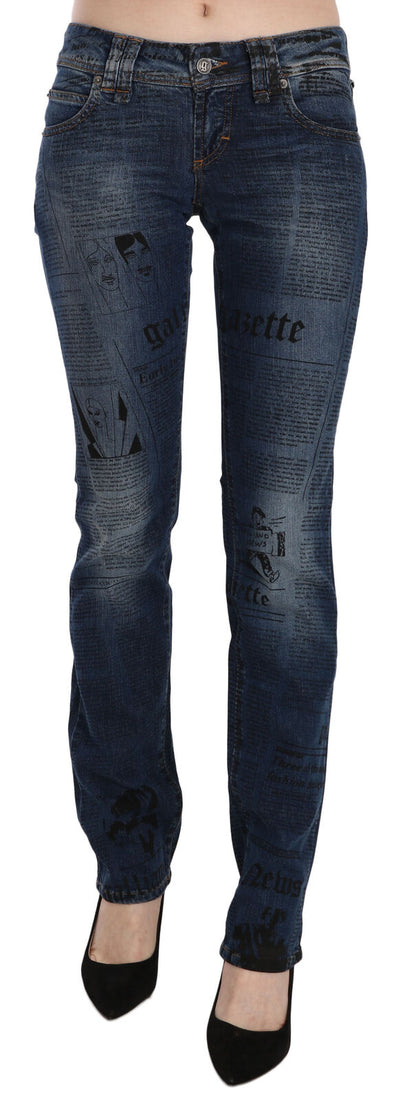 Pantaloni skinny in denim a vita bassa con stampa di giornale blu