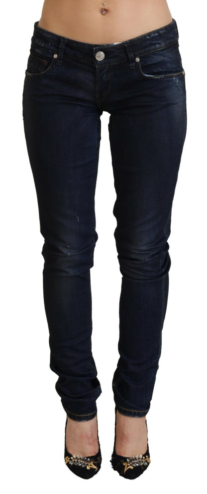 Acht Chic Slim Fit Jeans aus Baumwolldenim