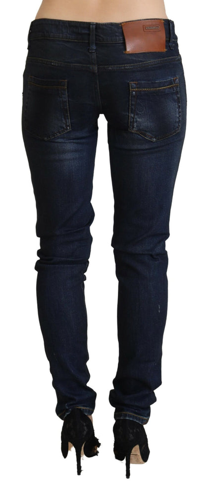 Acht Chic Slim Fit Jeans aus Baumwolldenim