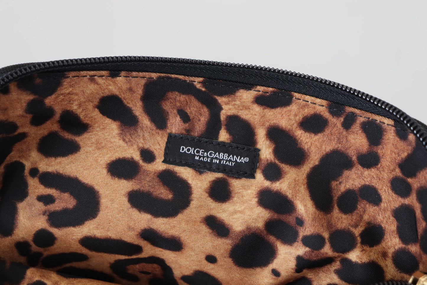 Borsa da toilette con stampa leopardata a mano con logo blu