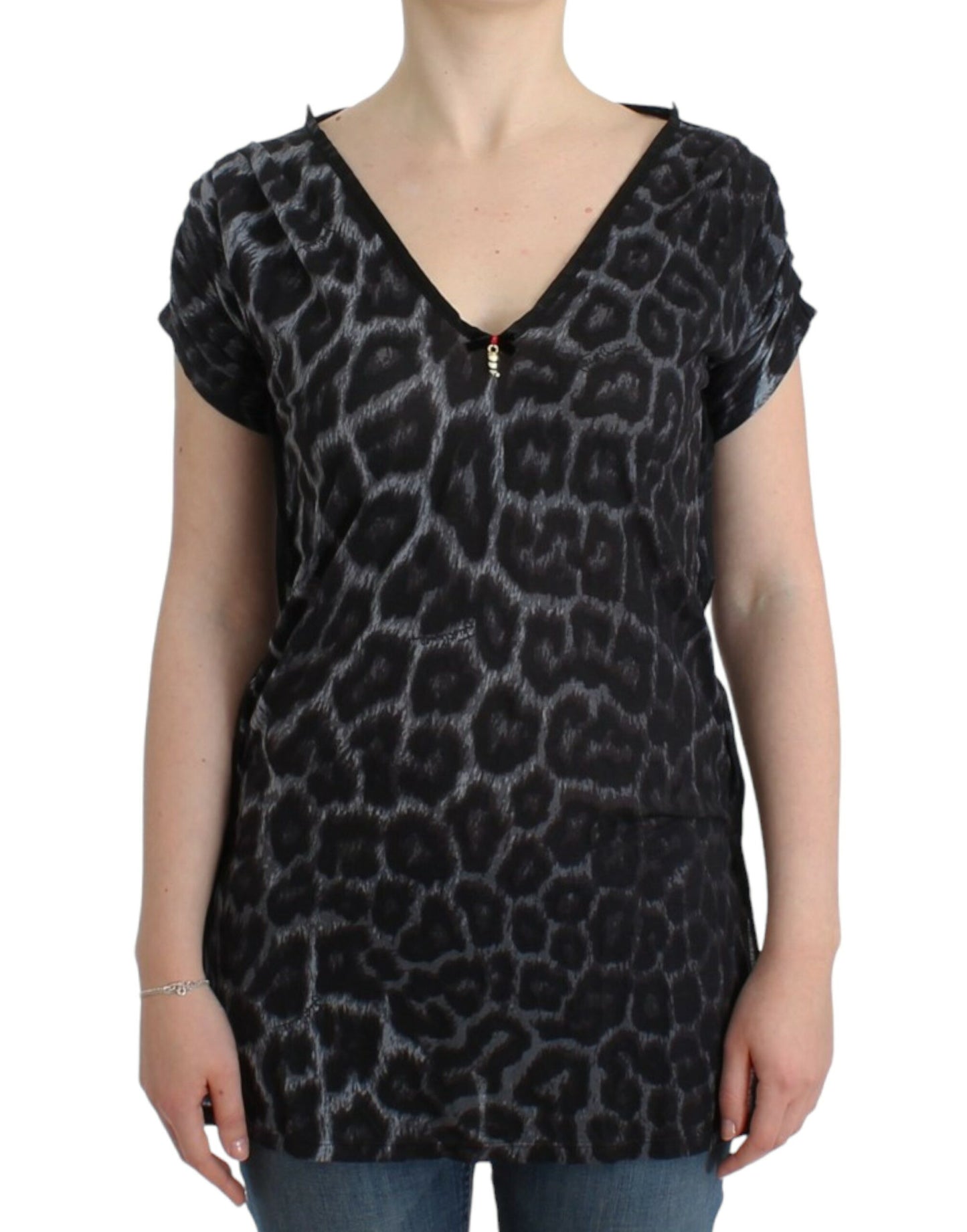 Top grigio leopardato con scollo a V