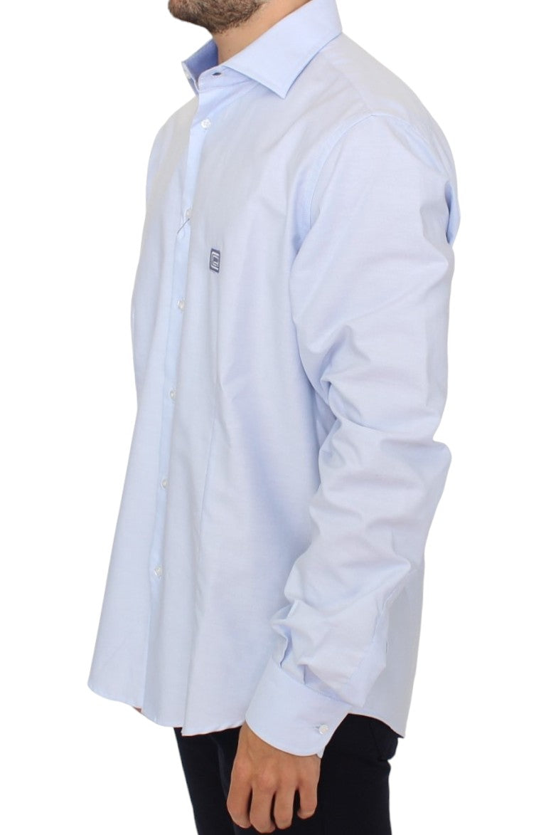 Chemise en coton bleu clair