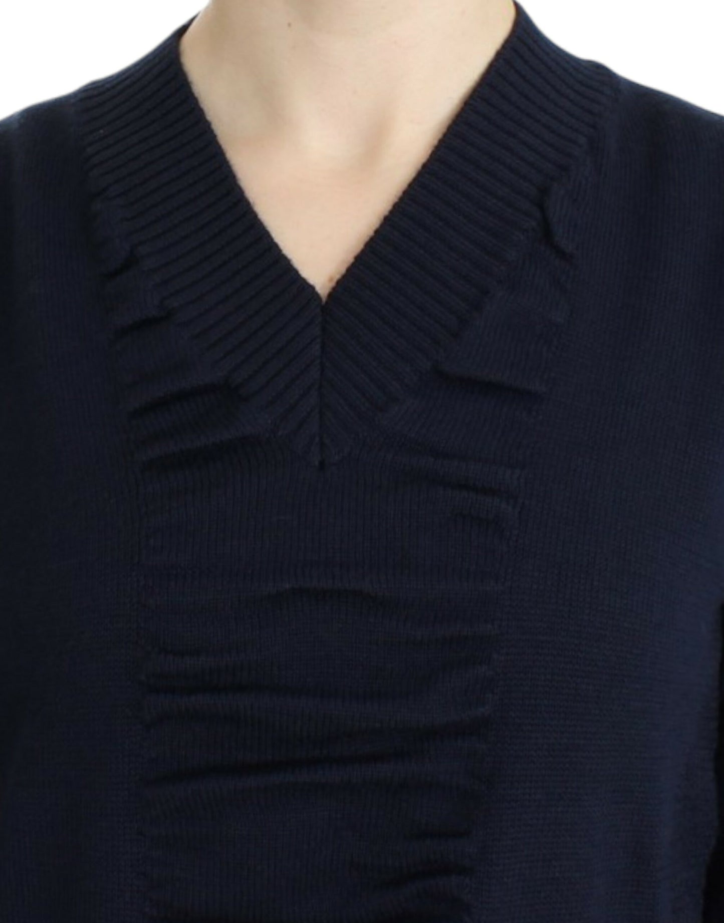 Pull en laine col V bleu foncé