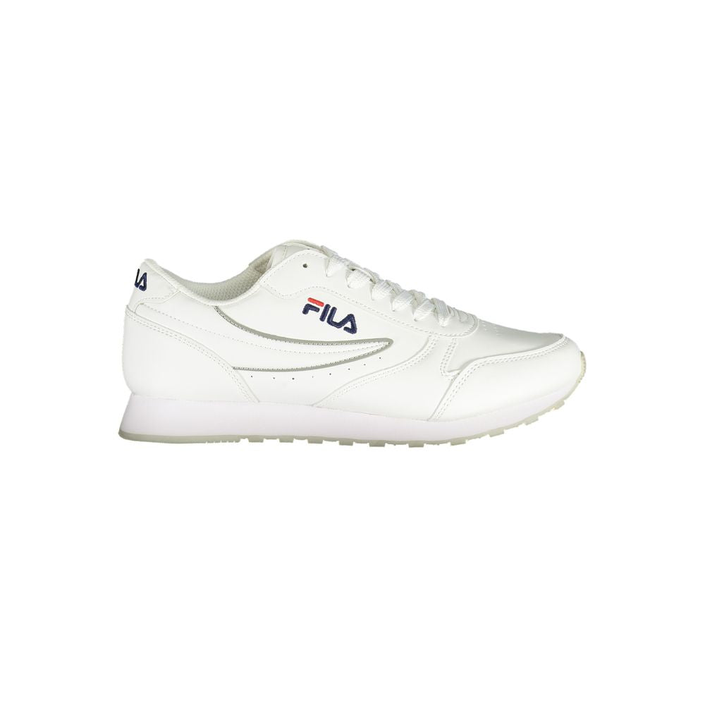 Fila Chic – Weiße Schnürsneaker mit Kontrastdetails