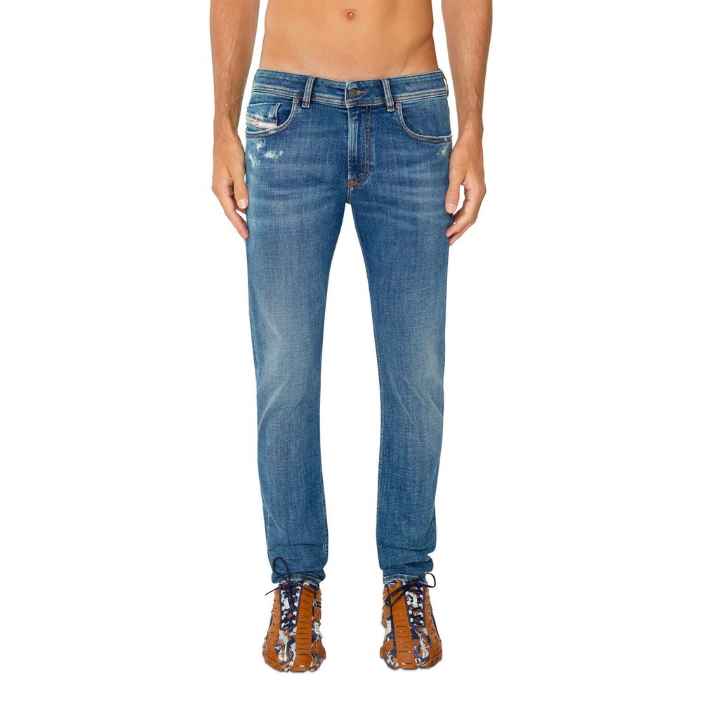 Von Diesel Punk inspirierte Skinny Jeans mit niedriger Taille