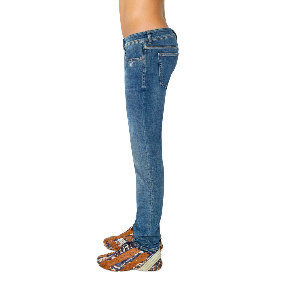 Von Diesel Punk inspirierte Skinny Jeans mit niedriger Taille