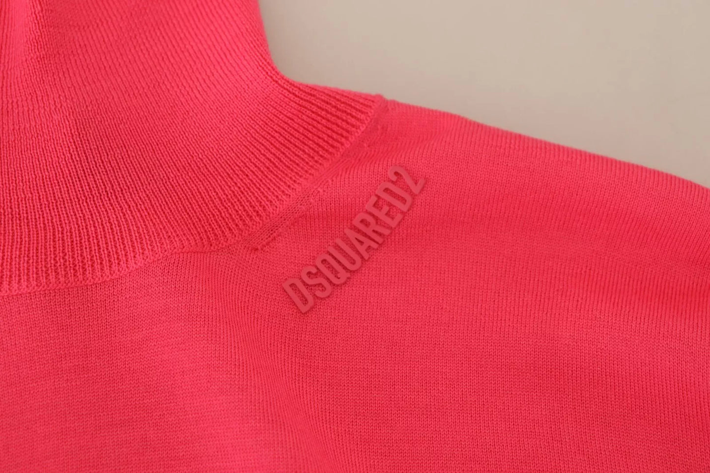 Dsquared² – Lässiger, einfarbiger Pullover mit Rollkragen und langen Ärmeln in Rosa