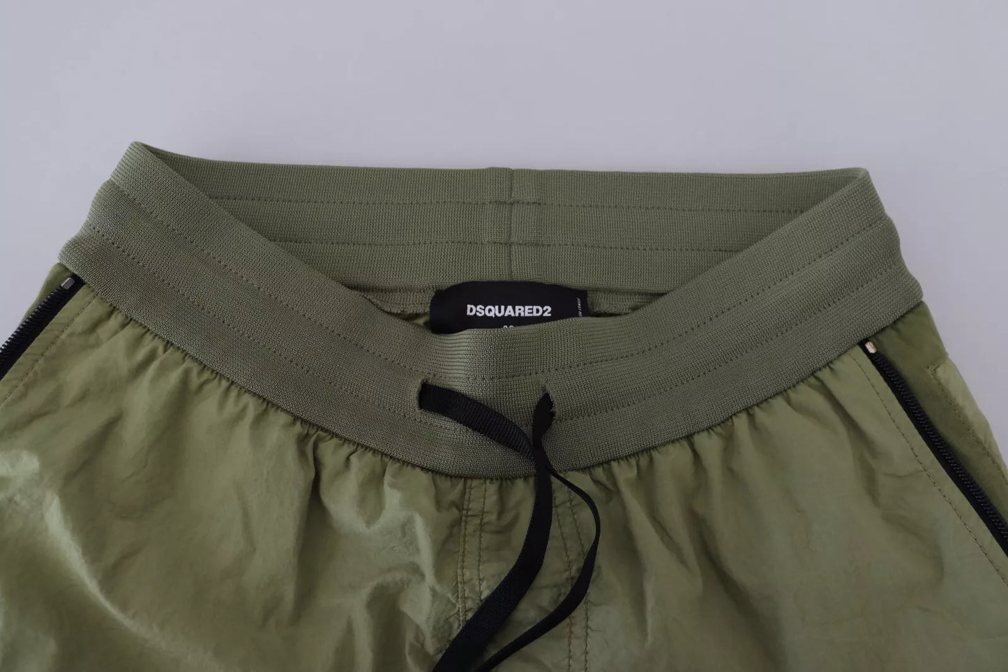 Dsquared² Grüne, konische Shorts aus Baumwolle mit mittelhoher Taille und Kordelzug