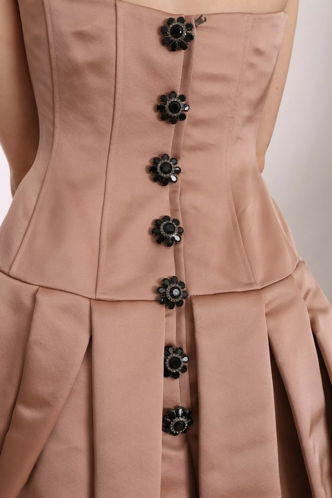 Dolce &amp; Gabbana – Ballkleid aus kristallrosa Seide mit Kronleuchter