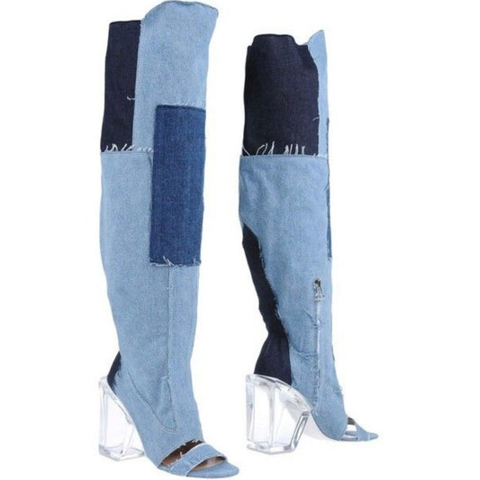 Schicke Stiefel aus Off-White-Vintage-Jeansstoff und transparentem Absatz