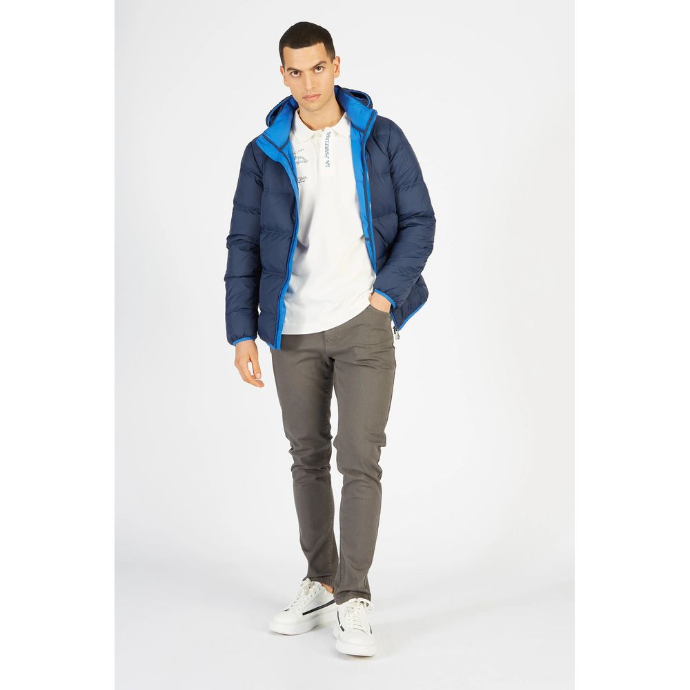 Blaue Nylonjacke