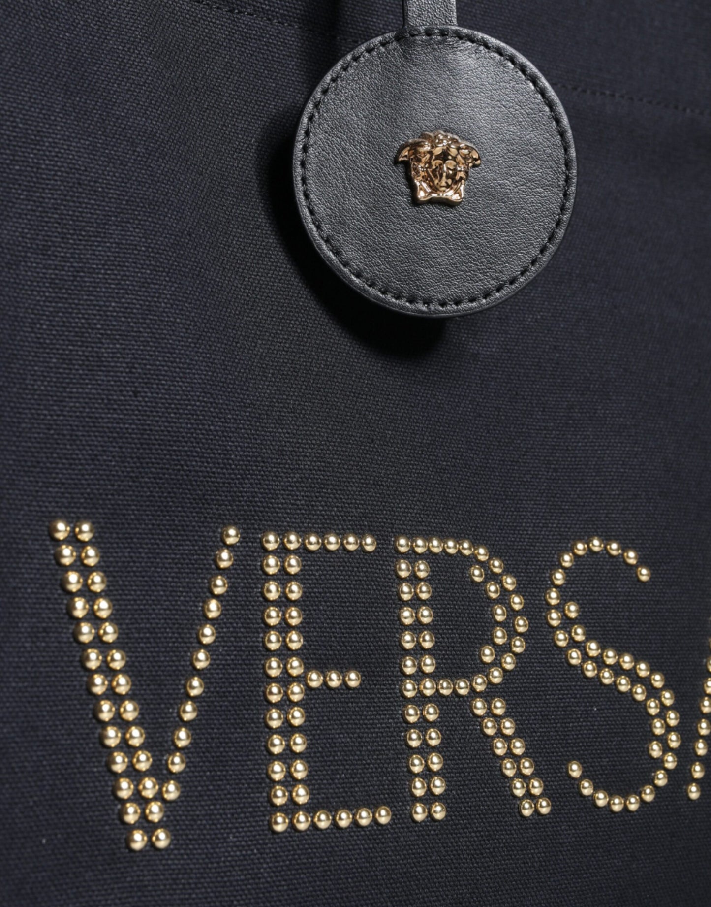 Versace – Schwarze Umhängetasche aus Canvas und Leder mit Logo