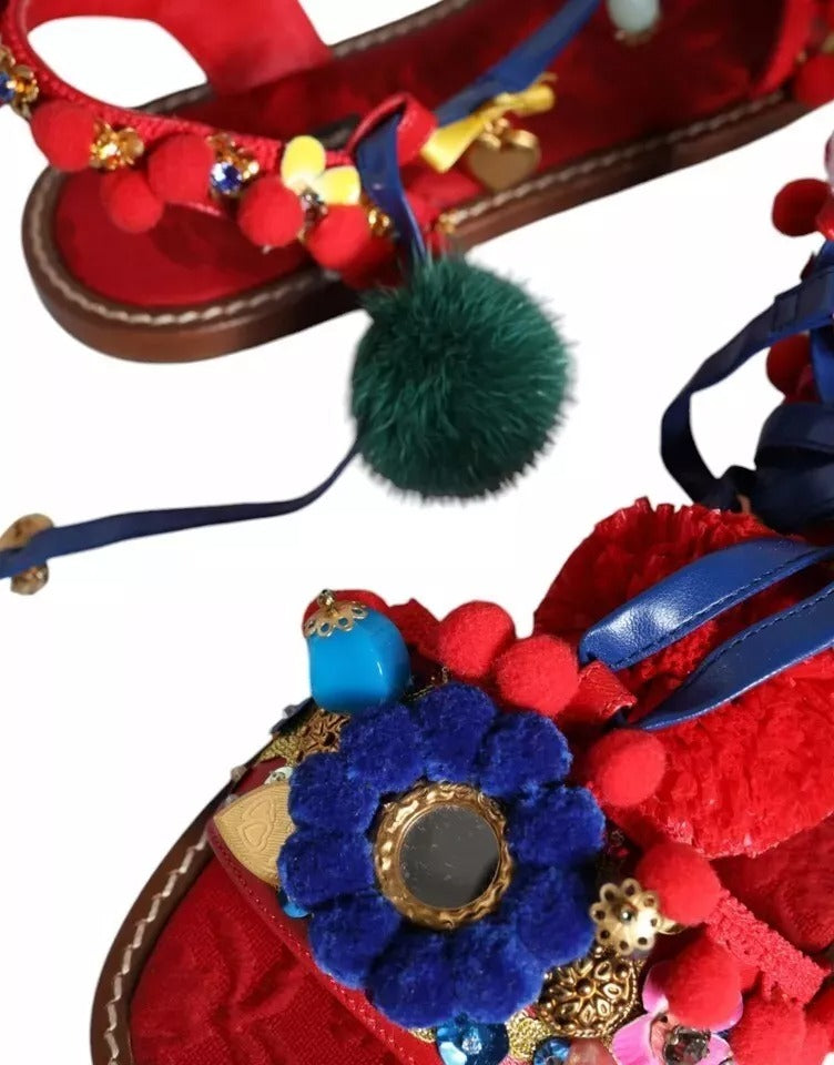 Dolce &amp; Gabbana – Sandalen mit Fellumschlag und Bommeln in Mehrfarbig