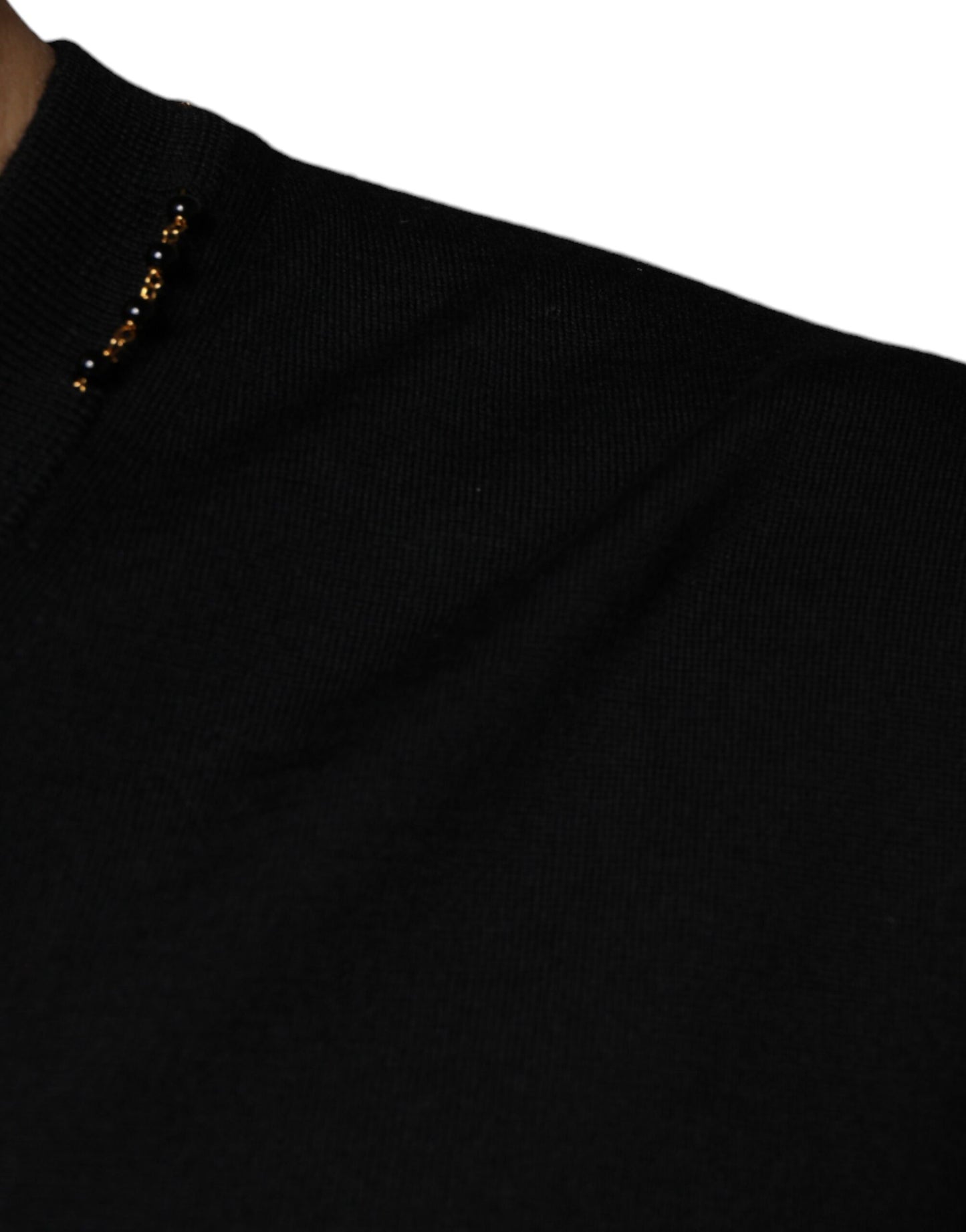 Dolce &amp; Gabbana – Schwarzer Pullover mit V-Ausschnitt und Verzierung