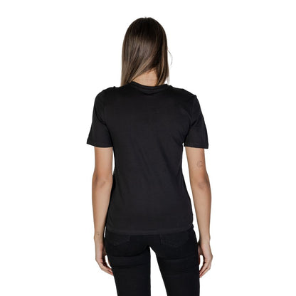 Nur schwarze Baumwolltops und T-Shirts