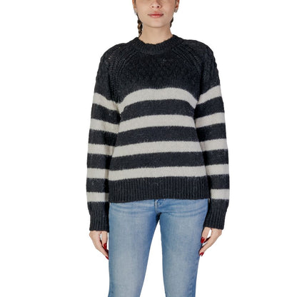 Only – Schwarz-weißer Pullover aus recyceltem Polyester