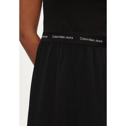 Calvin Klein Jeans – Schwarzes Viskosekleid