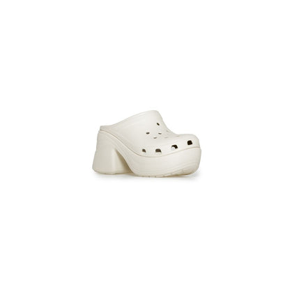 Crocs – Croslite-Sandale in Beige