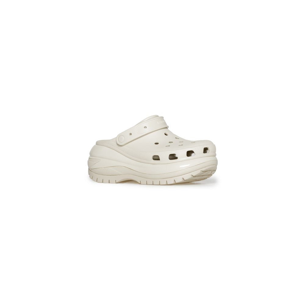 Crocs – Croslite-Sandale in Beige