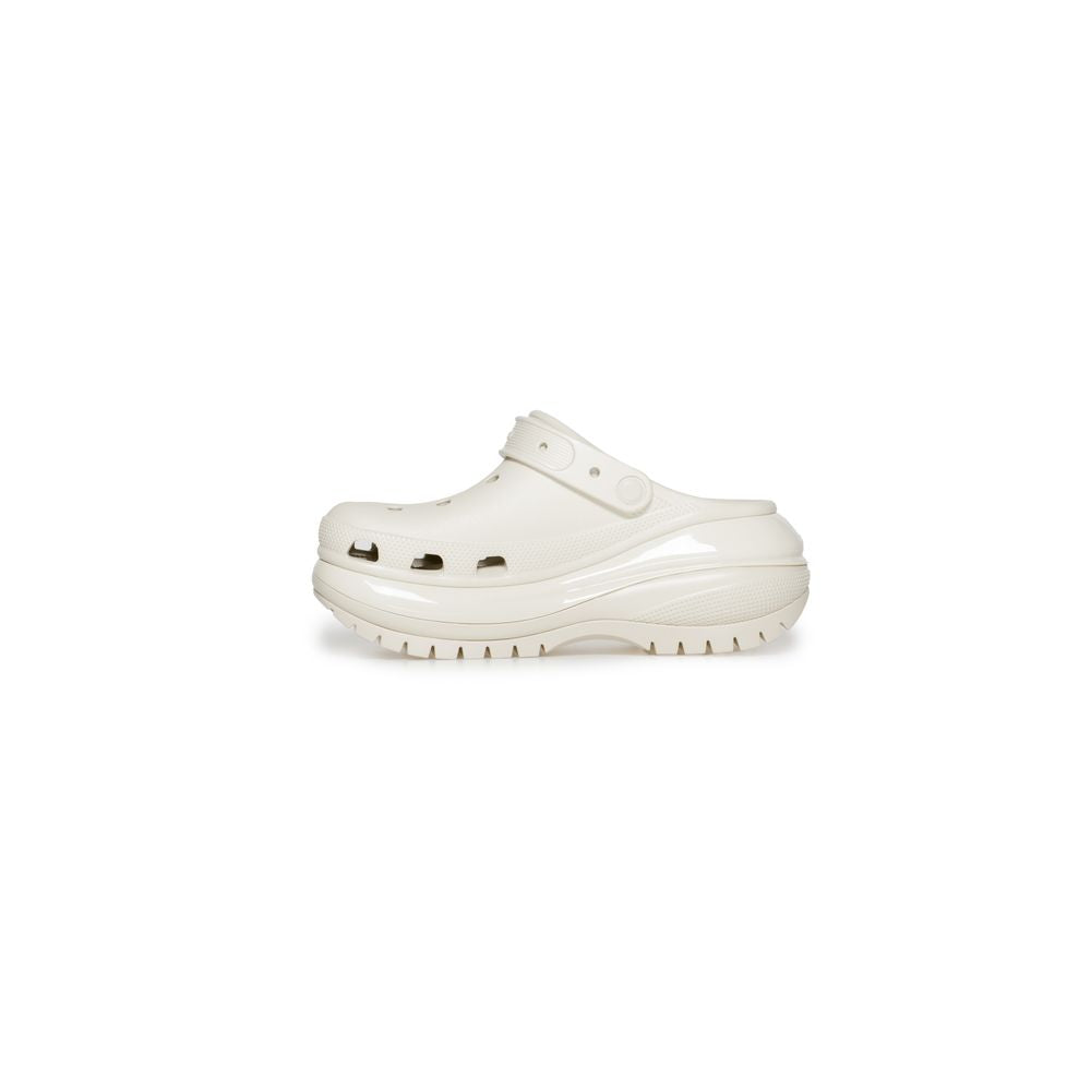 Crocs – Croslite-Sandale in Beige