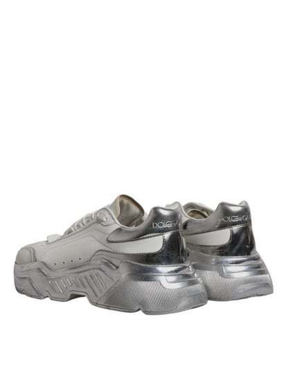 Dolce &amp; Gabbana Daymaster Low Top Sneakers in Weiß und Silber