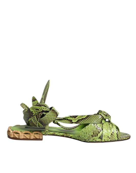 Dolce &amp; Gabbana Grüne Sandalen mit Knöchelriemen und Tiermuster