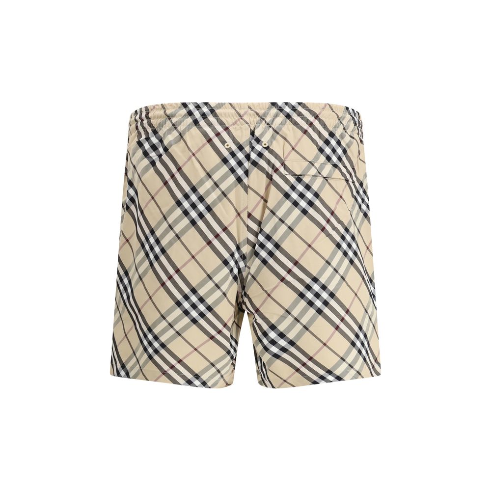 Badeshorts im Burberry-Karos-Archiv