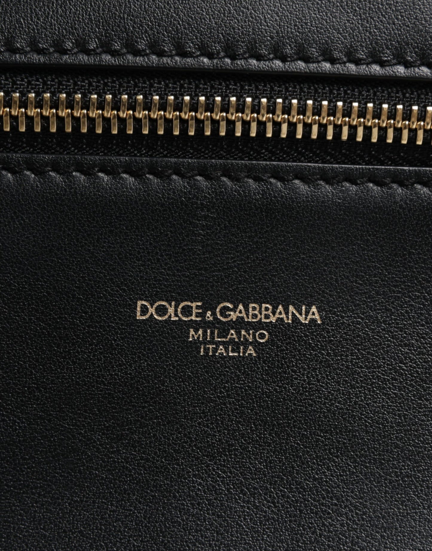 Dolce &amp; Gabbana – Gothic-Umhängetasche aus schwarzem Kalbsleder