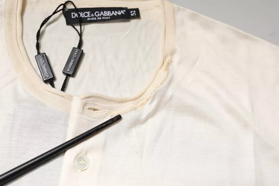 Dolce &amp; Gabbana – Henley-T-Shirt aus Seide mit Rundhalsausschnitt in gebrochenem Weiß