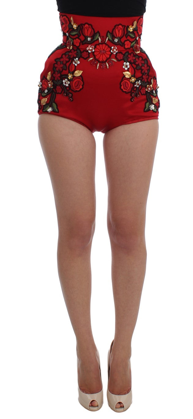 Shorts aus roter Seide mit Kristallrosen