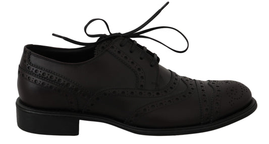 Schwarze Leder-Oxford-Schuhe mit Flügelspitze